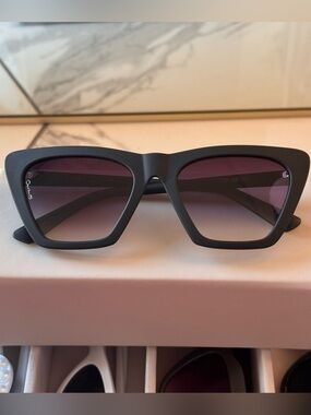 Otra “Step Ahead” Sunglasses